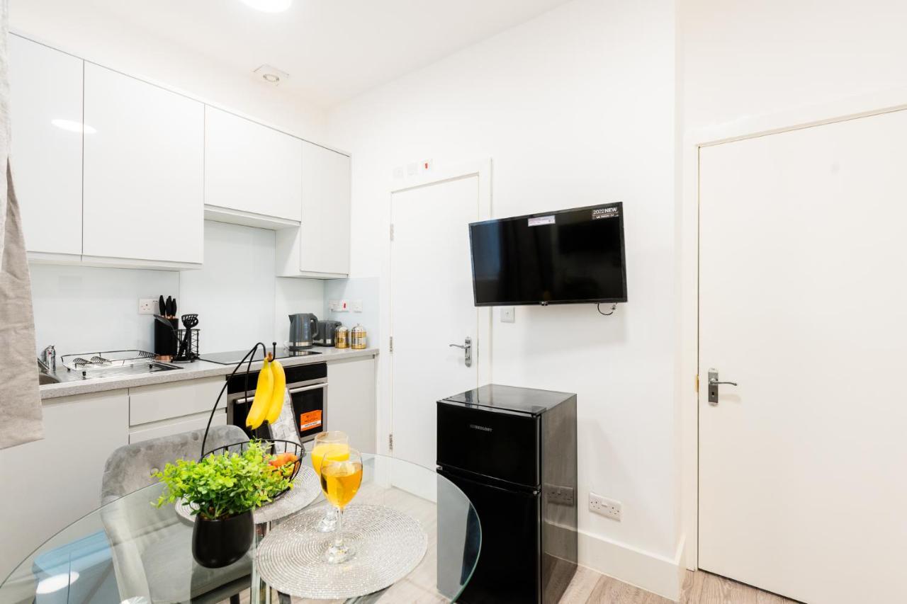 Large Studio Apartment 30 Mins To Oxford Street Londra Esterno foto
